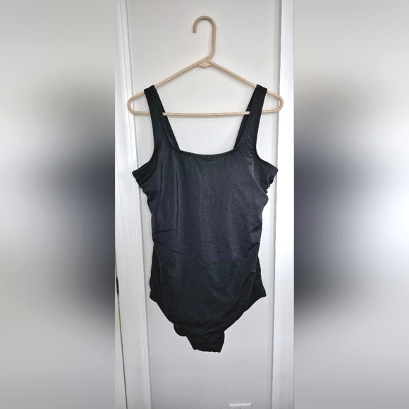 Land's End Full Coverage One-Piece Swimsuit Beach Resort Spring Summer Vacation - Picture 3 of 8